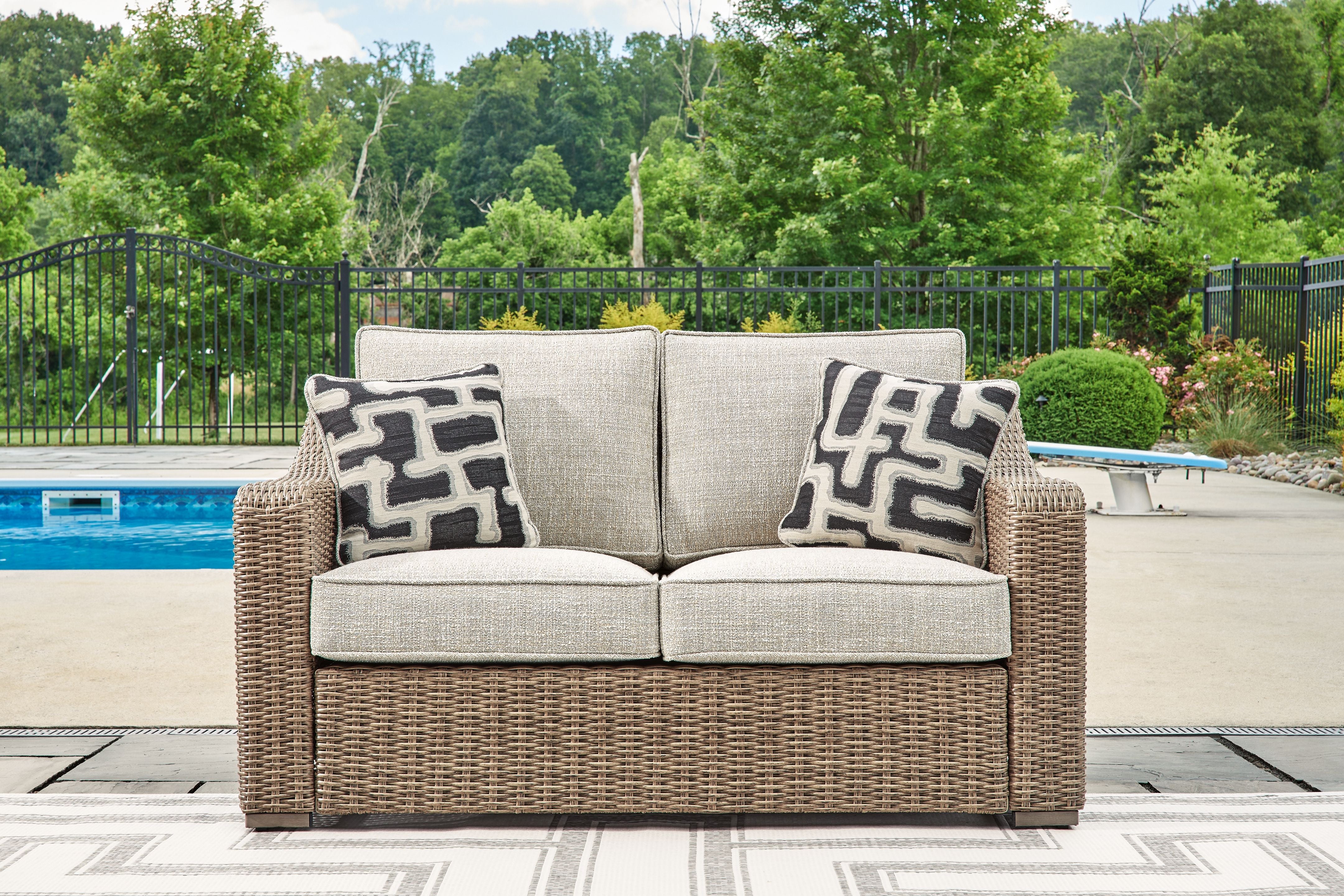 Beachcroft - Loveseat With Cushion - Beige - Image 4
