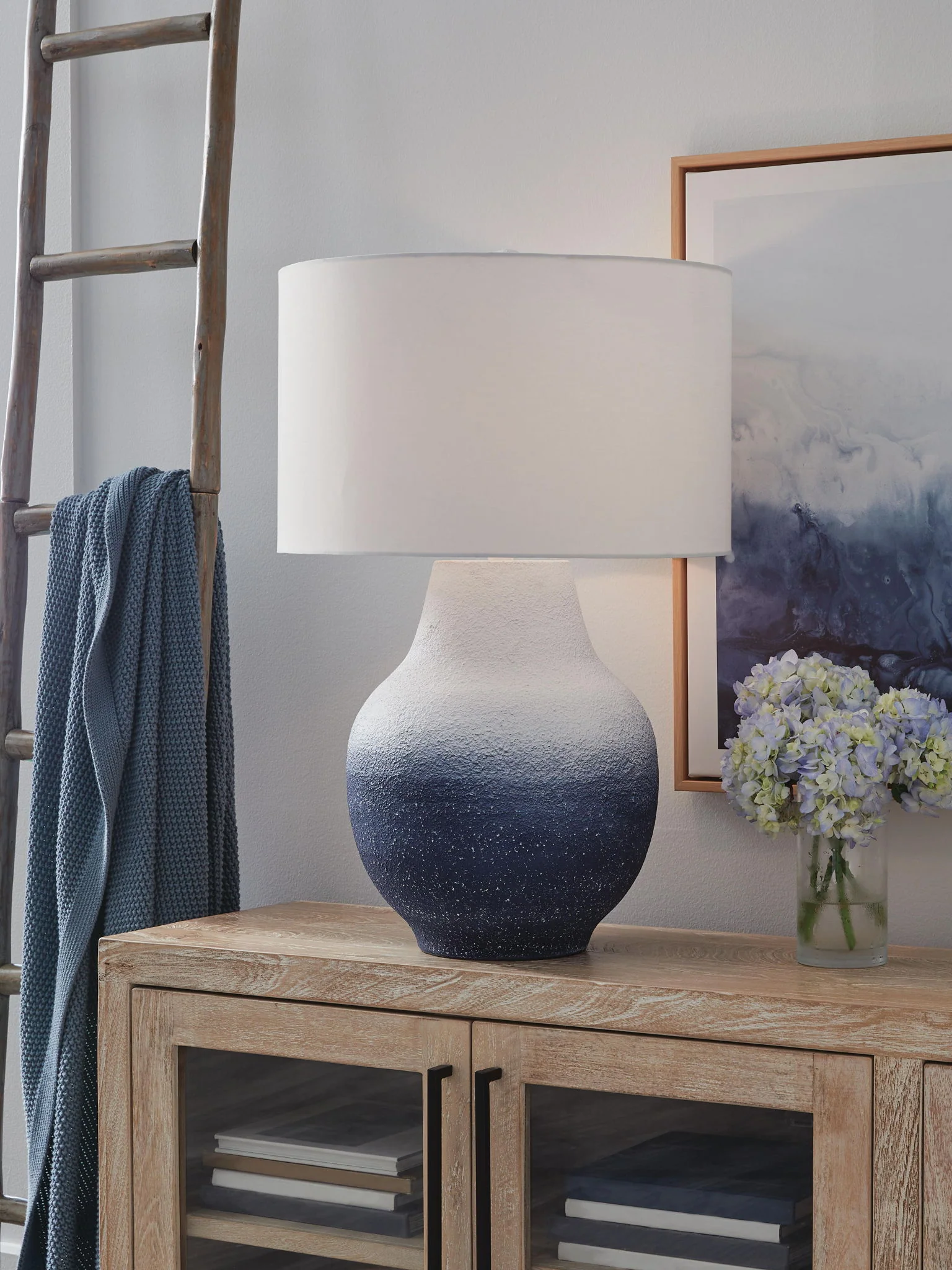 Dashland - Metal Table Lamp - White / Navy - Image 4