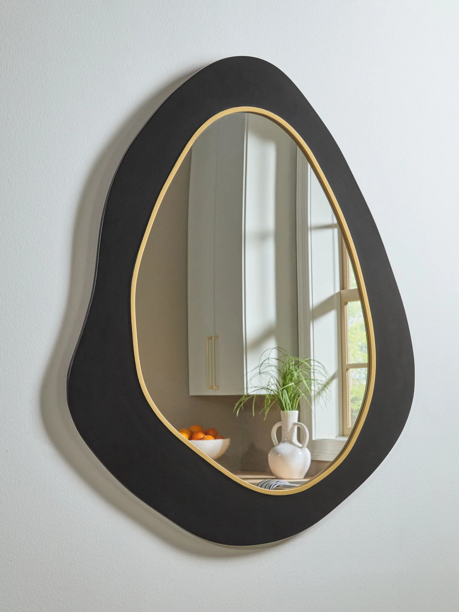 Kierlock - Accent Mirror - Black / Gold Finish - Image 4