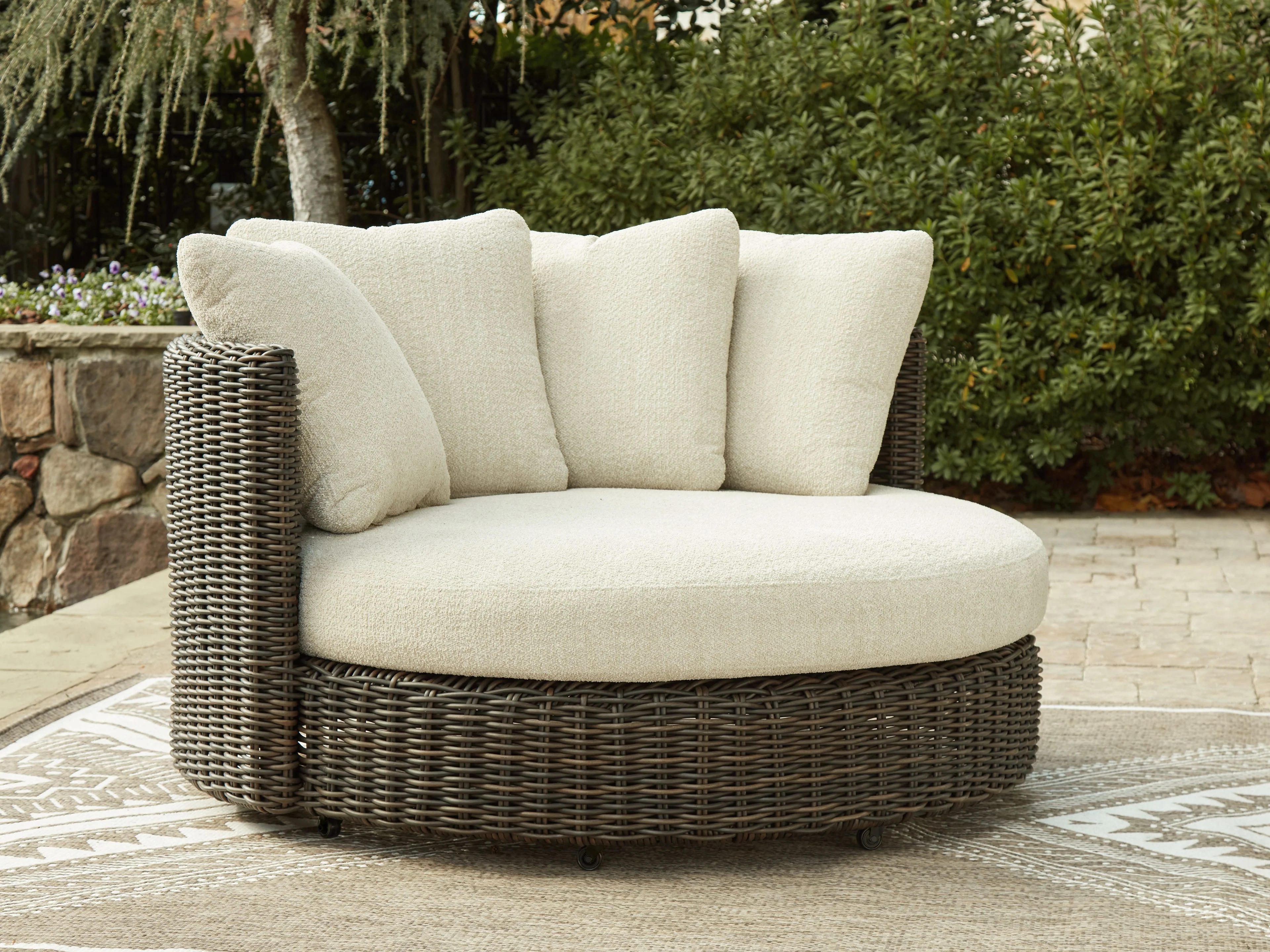 Kimora - Swivel Lounge Chair With Cushion - Beige / Dark Brown - Image 3