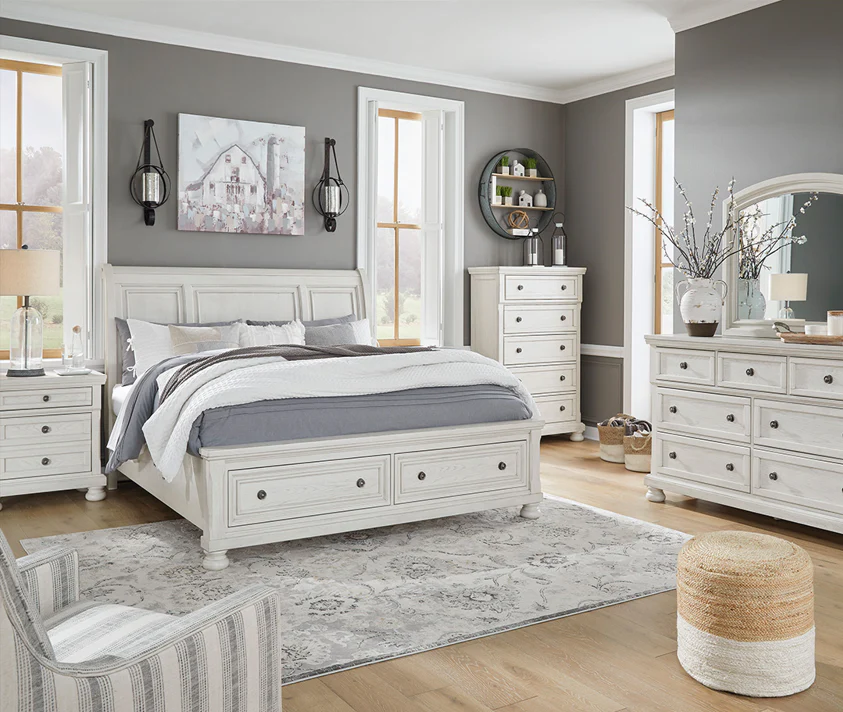 Robbindale - White Antique 5 Pc King Bedroom set